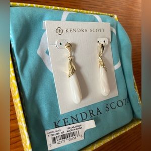 Kendra Scott drop earrings